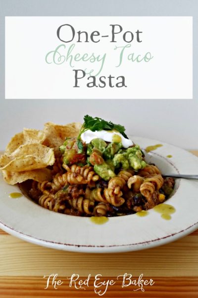 One-Pot Cheesy Taco Pasta | 30 minute meals are a mom's best friend! This One-Pot Cheesy Taco Pasta is an simple and tasty way to get the family fed any day of the week.